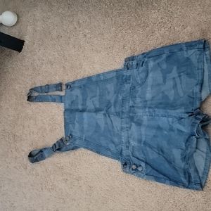 Rails Camo Chambray overall Shorts size Medium